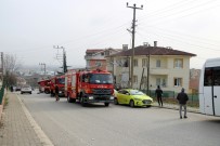 KÜÇÜK KIZ - Yangında Mahsur Kalan Çocukları İtfaiye Kurtardı