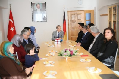 Almanya'da En Başarılı Türk Öğrenciler Ödüllerini Aldı