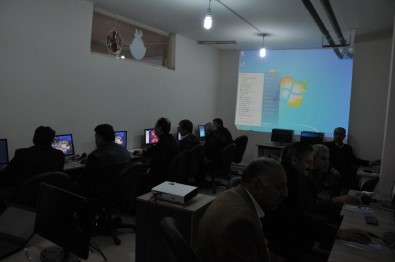 Kızıltepe'de Muhtarlara Bilgisayar Kursu Veridi