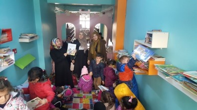 Sason'da Anaokulu Öğrencileri Kütüphaneyi Gezdi