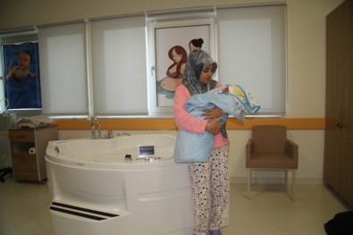 Şehir Hastanelerindeki İlk Suda Doğum Pilot İl Isparta'da Gerçekleştirildi