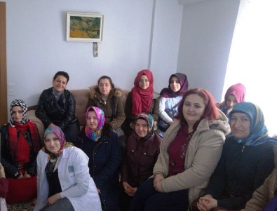 Serdivan'da 'Mahalle Gönüllüsü' Olarak Evlere Misafir Oluyor