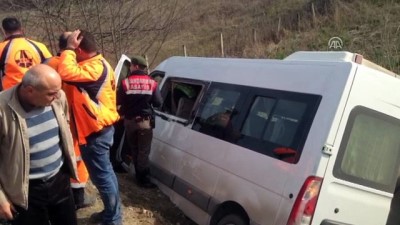 Zonguldak'ta Minibüs Devrildi Açıklaması 9 Yaralı