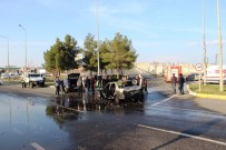 İki Aracın Karıştığı Kazada Otomobil Küle Döndü