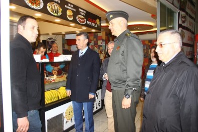 İşçi Gündeliğini, Esnaf Cirosunu Mehmetçik İçin Bağışladı