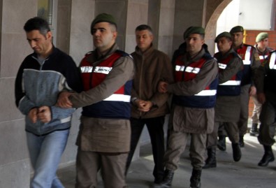 Isparta'da 700 Harbiyeliyi Darbeye Destek İçin Ankara'ya Götürmeye Çalışan 12 Sanığa Müebbet