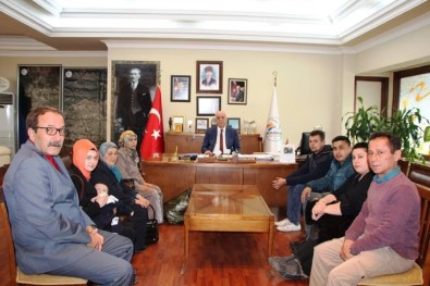 Afrin'de Yaralanan Mehmetçiğin Ailesinden Başkan Seyfi Dingil'e Teşekkür