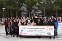 YURTDIŞI TÜRKLER VE AKRABA TOPLULUKLAR - Avustralya'daki Türkler, Şehitlikleri Ziyaret Etti