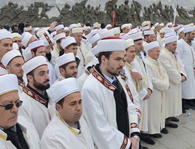 Din görevlileri şehitler diyarında Mehmetçik için dua etti