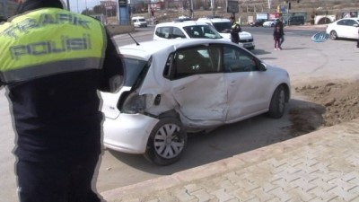 Elazığ'da Trafik Kazası Açıklaması 4 Yaralı