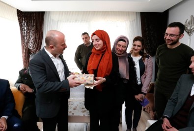 İçişleri Bakanı Soylu'dan Şehit Kızı İrem'e Doğum Günü Hediyesi