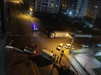 Kontrolsüz Kavşakta Kaza Açıklaması 2 Yaralı