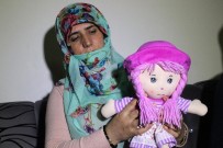 TÜP BEBEK - Yıllardır Bebekleri Olmayan Çift Oyuncak Bebekle Avunuyor