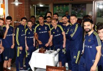 CAN BARTU - Derbi Öncesi Dirar'a Doğum Günü Süprizi