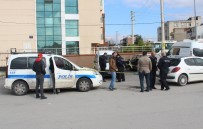 İZMIR ADLI TıP KURUMU - İzmir'de Uyuşturucu Kullandığı Öne Sürülen Genç Öldü