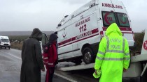 YARALI ASKER - Kilis'te Ambulans Devrildi