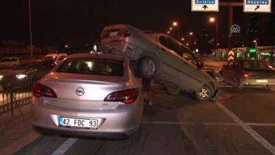 Konya'da Zincirleme Trafik Kazası Açıklaması 2 Yaralı