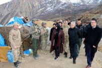 ÇAM SAKıZı - Türkiye'nin Birçok İlinden Askerlere Anlamlı Hediye