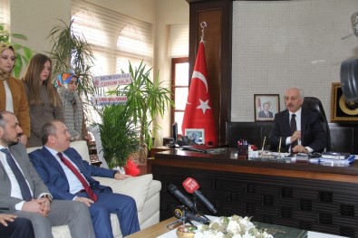 AK Parti Teşkilatlarından Gül'e Kutlama