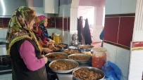İÇLİ KÖFTE - Cumhurbaşkanının Teşekkür Ettiği Kadınlar, Mehmetçiğe Yemek Yapma Yarışında