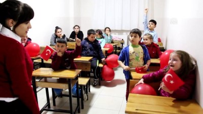 Gündüz Öğrencilik Akşam Gönüllü Öğretmenlik Yapıyorlar