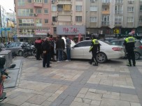 YARDIM TALEBİ - Kaçan Lüks Otomobil Polisi Alarma Geçirdi