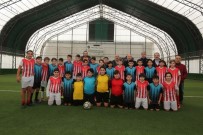 EROL AYDIN - Mahalleler Arası Futbol Turnuvası Şampiyonu Yenigün Oldu