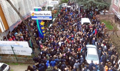 Nesibe Aydın Okulları'nın Lise Giriş Sınavına Öğrenci Akını