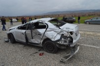 OSMAN DEMIR - Otomobiller Çarpıştı Açıklaması 1 Ölü, 5 Yaralı