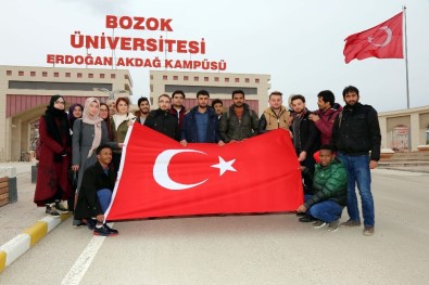 Bozok Üniversitesi'ndeki Yabancı Uyruklu Öğrencilerden Zeytin Dalı Harekatı'na Destek