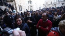 Filistinli Hristiyanlar İsrail'in 'Kilise Kararını' Protesto Etti
