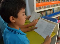 DÜNYA KLASIKLERI - Mersin'de Belediyeden Öğrencilere 10 Bin Kitap