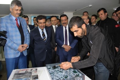 Vali Güzeloğlu Yükümlülerle Birlikte Türkü Söyledi