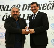 HALIL ETYEMEZ - Başkan Ak'a Yılın Belediye Başkanı Ödülü