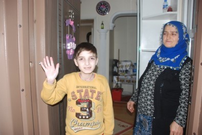 Dünyada İlk Defa Tanısı Konulan Hastalığı İle Yaşam Mücadelesi Veriyor