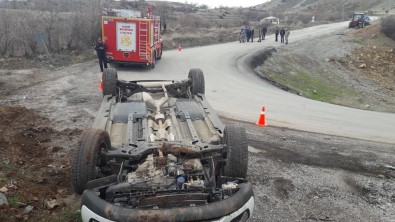 Elazığ'da Otomobil Takla Attı Açıklaması 3 Yaralı