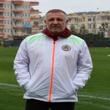 ÜMİT ÖZAT - 'İyi Şeylerin Yapılması Gerektiği Bir Dönemdeyiz'