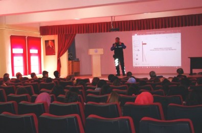 Kaman'da Polis 'Güvenli Ve Doğru İnternet Kullanımı' Eğitimi Verdi