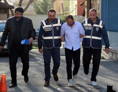 Konya'daki Kuyumcuyu Soyan Şüpheli Tutuklandı