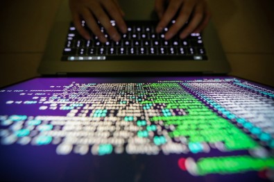 Rus Hackerlardan Almanya'ya Siper Saldırı