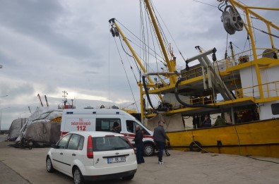 Sinop'ta Kuru Yük Gemisinde Patlama Açıklaması 1 Ölü, 1 Yaralı