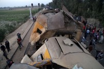 YOLCU TRENİ - Tren Kazasında Bilanço Arttı