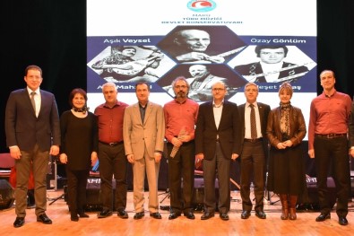Ustalar türküleriyle anıldı