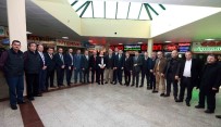 OTOBÜS TERMİNALİ - Başkan Karaosmanoğlu Otobüs Terminalinde Esnafı Ziyaret Etti