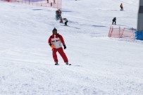 KAYAK YARIŞMASI - Bingöl'de Kayak Yarışması