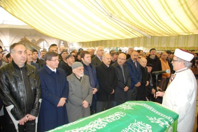 Eski Başbakan Ahmet Davutoğlu Afyonkarahisar'da Cenaze Törenine Katıldı