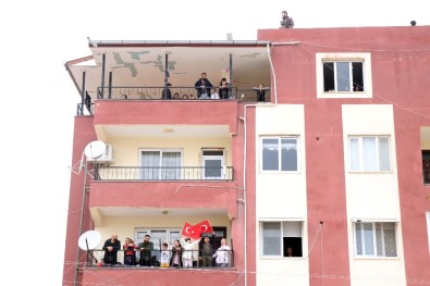 Başbakan Yıldırım'ı Reyhanlı'da Görenler Balkonlara Koştu