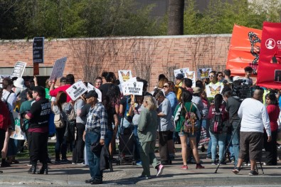 Los Angeles'ta Göçmenlere Destek İçin Toplandılar