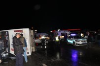 YOLCU MİDİBÜSÜ - Zonguldak'ta Yolcu Midibüsü Devrildi Açıklaması 1 Ölü, 22 Yaralı