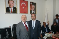 DEVİR TESLİM - Ak Parti Çatak İlçe Başkanlığında Devir Teslim Töreni